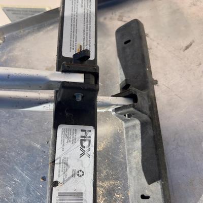 2 Magnets with handles 