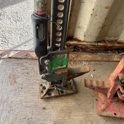 2 High Lift Jacks 