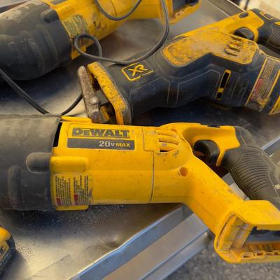DeWalt Saws 20 Volt with One Battery and Charger