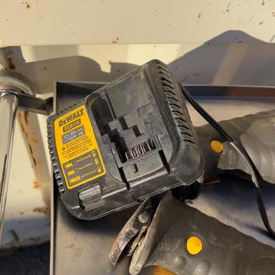 DeWalt Saws 20 Volt with One Battery and Charger