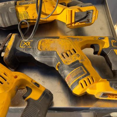 DeWalt Saws 20 Volt with One Battery and Charger