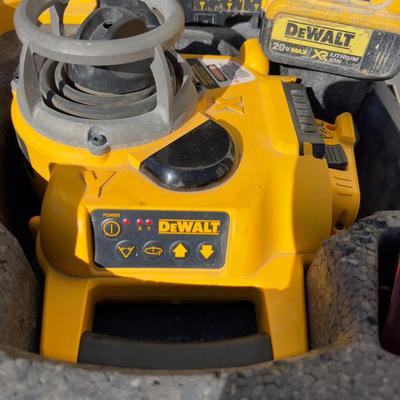 DeWalt Cordless Laser Level w/Accessories