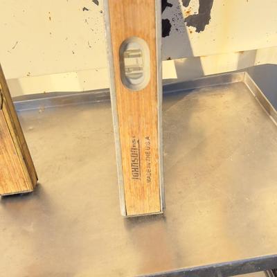 (2) 4 Foot Wood Level 