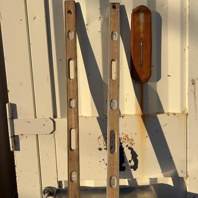 (2) 4 Foot Wood Level 