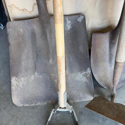 Shovels and hoes