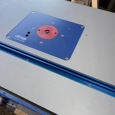 KREG Router Table with a TRITON Router ATTACHED