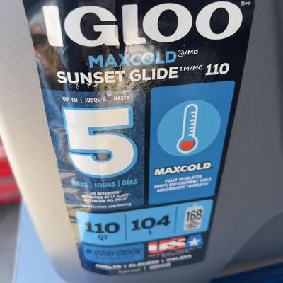 IGLOO NICE NEW 110 Quart COOLER 