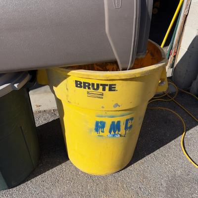 Garbage Cans 