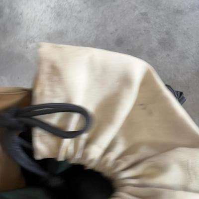 2 Folding Chairs 