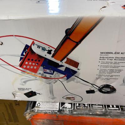 Dovall  Out Doors Clay Trap Launcher  USA, NEW in the Open Box. 