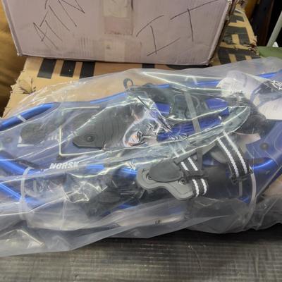 NORSK Expedition Snow Show Set with Poles NEW!
