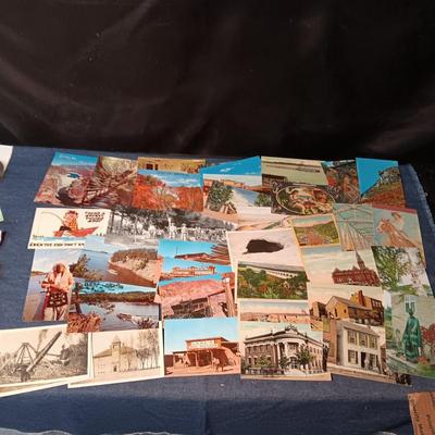 AN ASSORTMENT OF POST CARDS