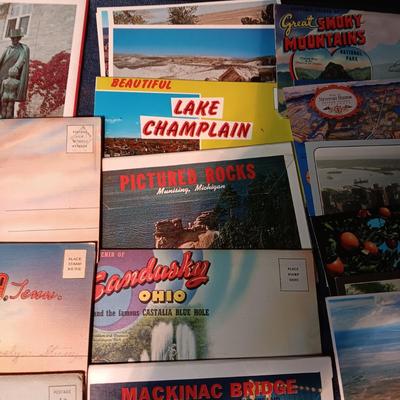 PACKS AND SINGLE POST CARDS