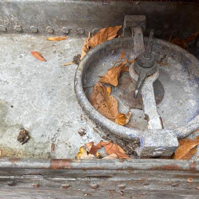 Vintage Metal square can