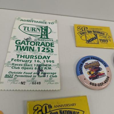 Hot Rod Button Pins - Rallye Metal Plaques - Stadium Tickets