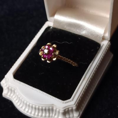 YELLOW STERLING SILVER RING WITH PINK STONES