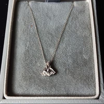 14K GOLD PENDANT AND CHAIN
