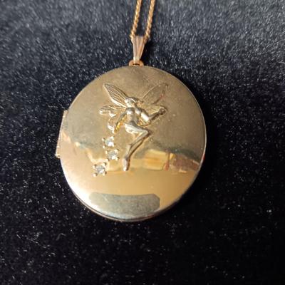 3 GOLD-TONE NECKLACES, 1 IS A LOCKET