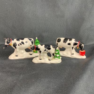 Lot 121 | A Herd of Holiday Heifers