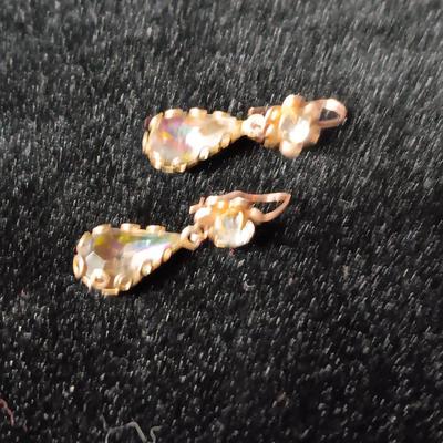 GOLD-TONE AND FAUX PEARL COSTUME JEWELRY