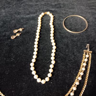 GOLD-TONE AND FAUX PEARL COSTUME JEWELRY
