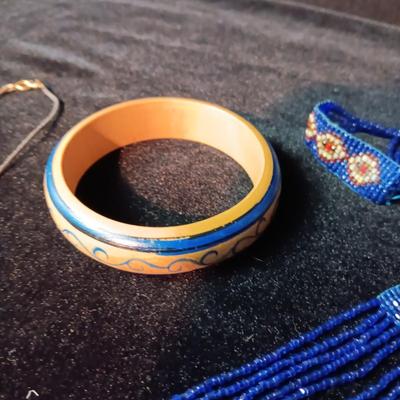 HAND BEADED NATIVE AMERICAN NECKLACE, WOODEN BRACELET & BEADED CHAIN NECKLACE