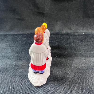 Lot 137 | Choir Kids