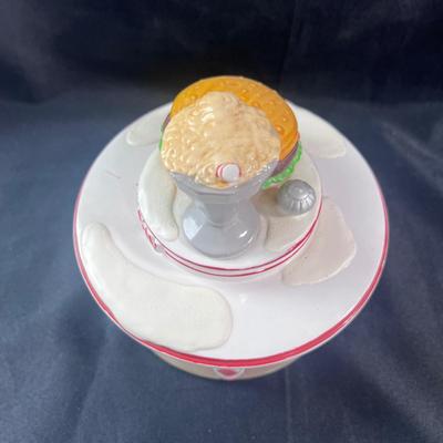 Lot 186 | Dinah’s Drive-In