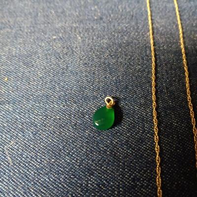 14K GOLD CHAIN AND AN AUTHENTIC GREEN AGATE