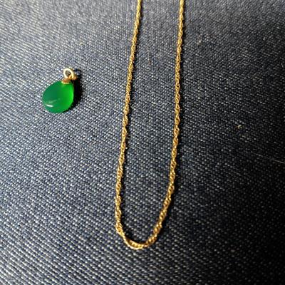 14K GOLD CHAIN AND AN AUTHENTIC GREEN AGATE