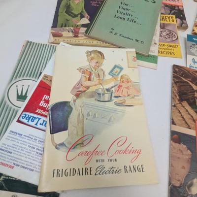 Vintage Recipe & Kitchen Pamphlets