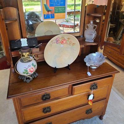Antique dresser with vanity mirror 