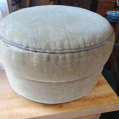 Vevlet round padded footstool 