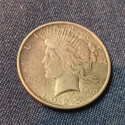 1925 PEACE SILVER DOLLAR