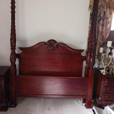 FULL SIZE WOODEN FOUR POSTER BED