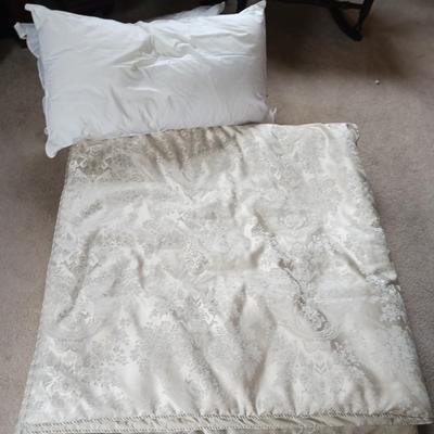 QUEEN SIZE COMFORTER, THROW PILLOWS & 2 KING DOWN FILLED PILLOWS