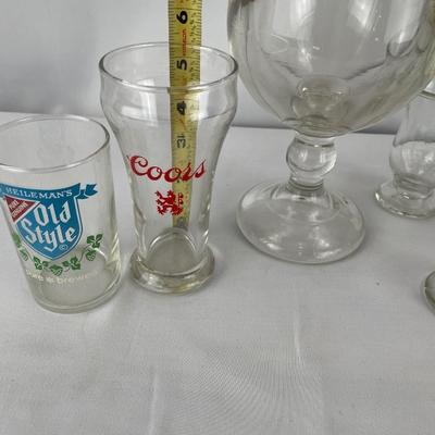 Large goblet, 5 small clear glasses with 2 vintage beer glasses