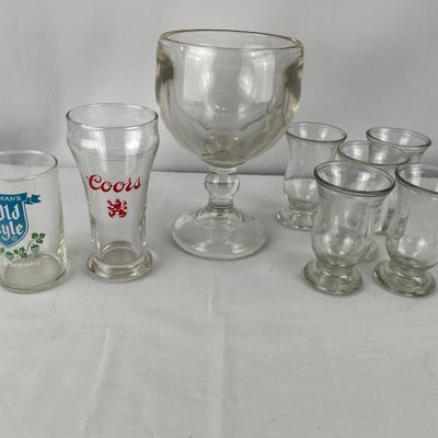 Large goblet, 5 small clear glasses with 2 vintage beer glasses