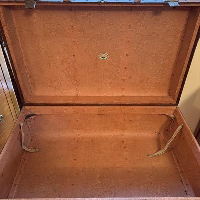 786 Antique Aristo Bentwood Steamer Trunk
