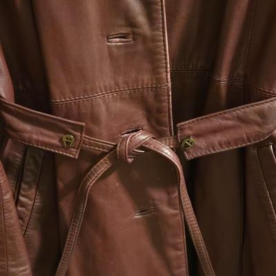 Vintage Etienne Aigner Ladies Leather Belted Short Trench Style Jacket