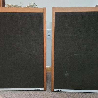 Set of BOSE Model 601 Cabinet Speakers