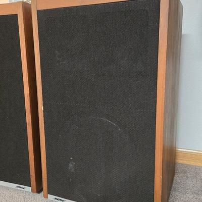 Set of BOSE Model 601 Cabinet Speakers
