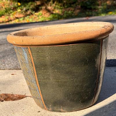 Four Matching Ceramic Pots (Y-DZ)