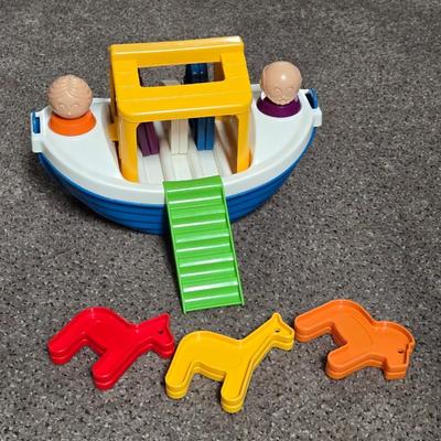 Tupperware Noah's Ark Kids Toy