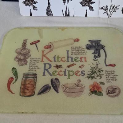 Cutting Boards and 2 Placemats