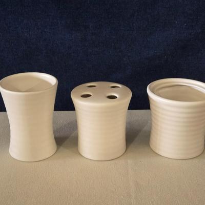 Ceramic Restroom Vanity Items