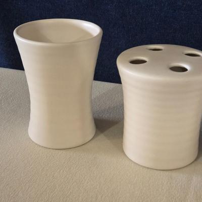 Ceramic Restroom Vanity Items
