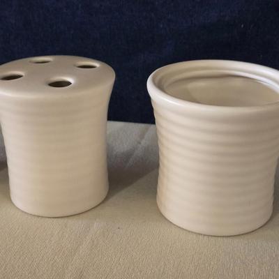 Ceramic Restroom Vanity Items