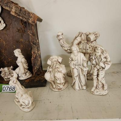 Vintage Ceramic Nativity Set 16 pieces