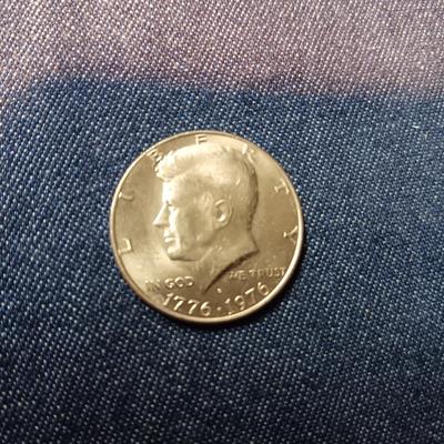 6 KENNEDY BICENTENNIAL HALF DOLLARS